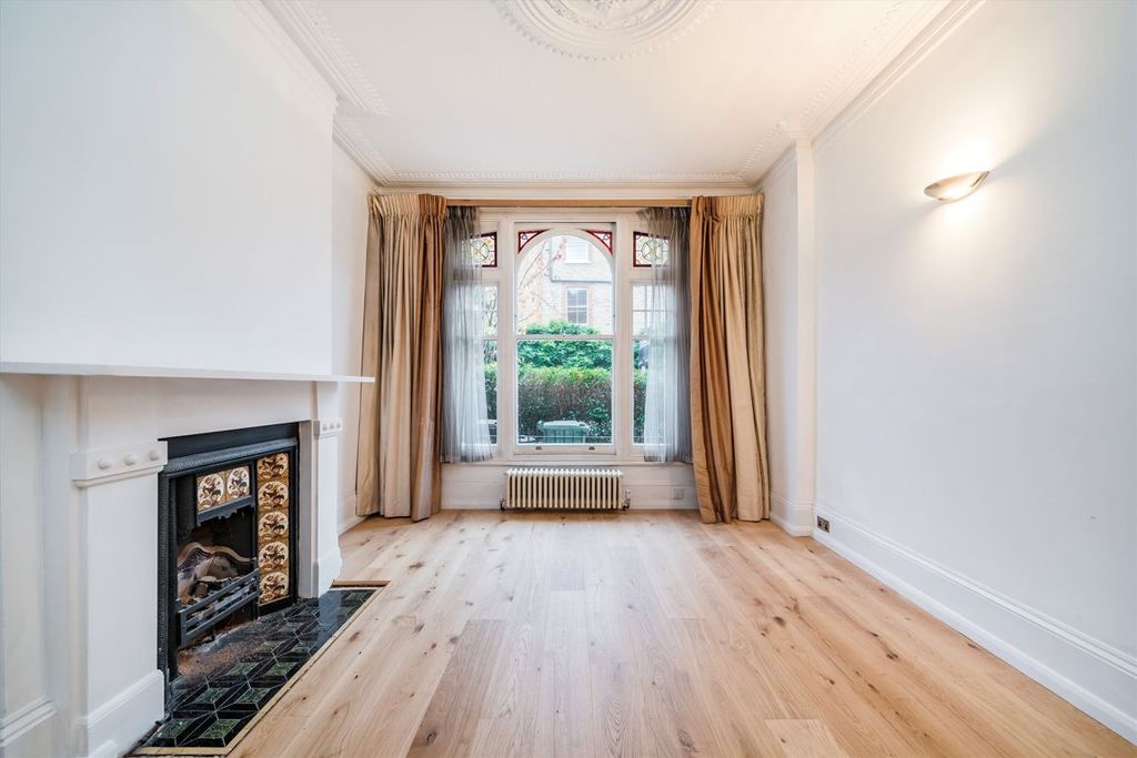 Property photo 2 of 9