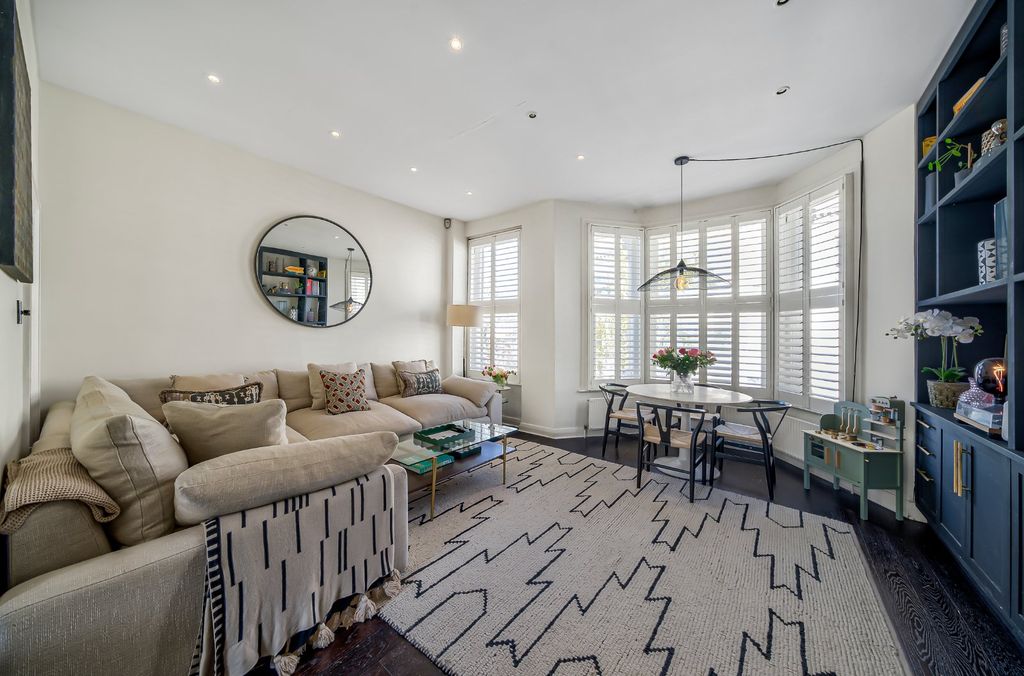 Property photo 3 of 16 Picture No. 12