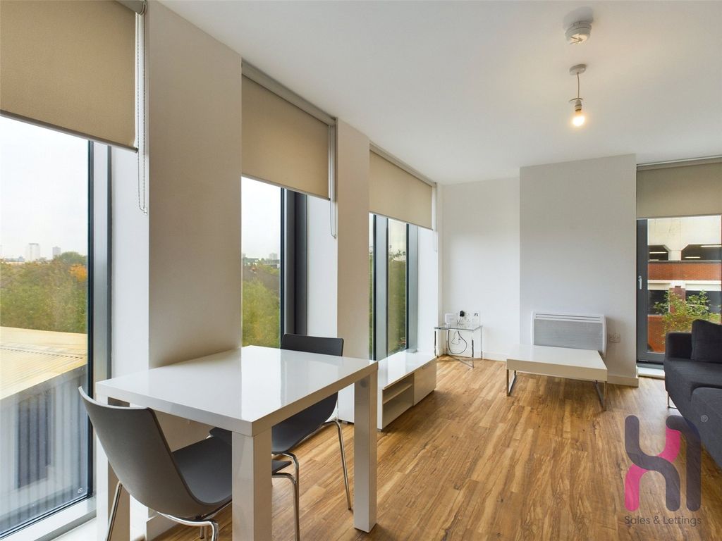 Property photo 2 of 26 Picture No. 10