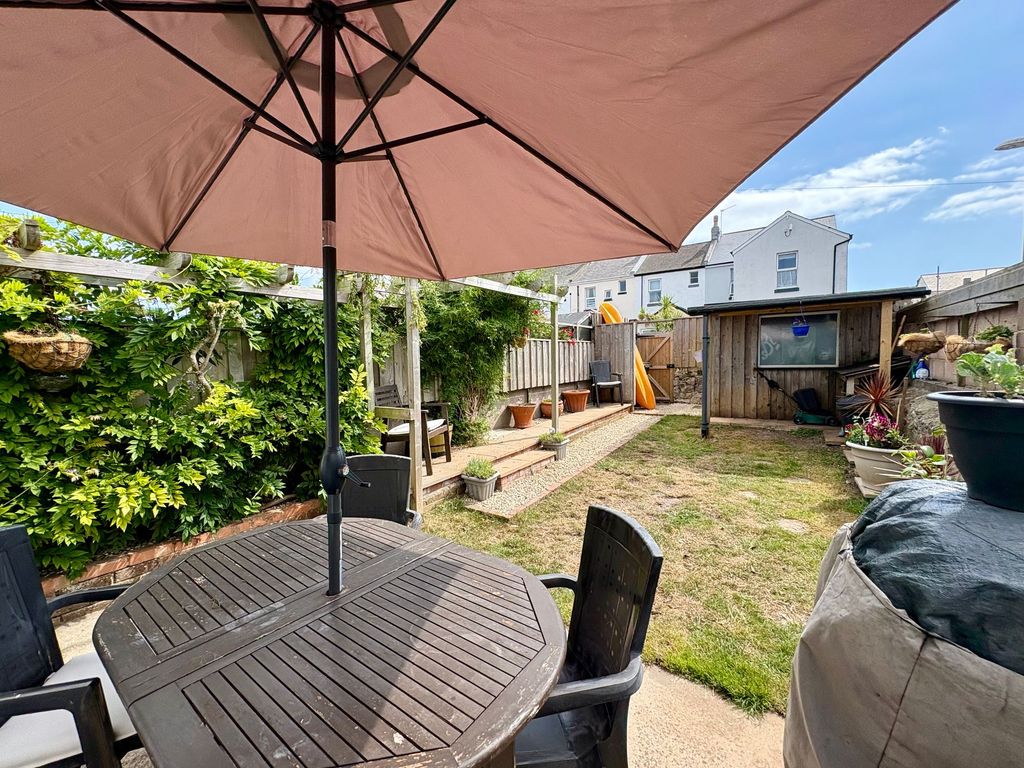 Property photo 2 of 28