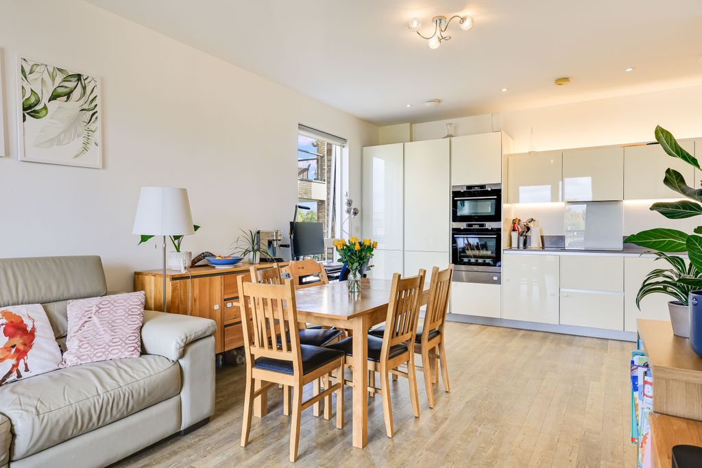 Property photo 3 of 16 Img6