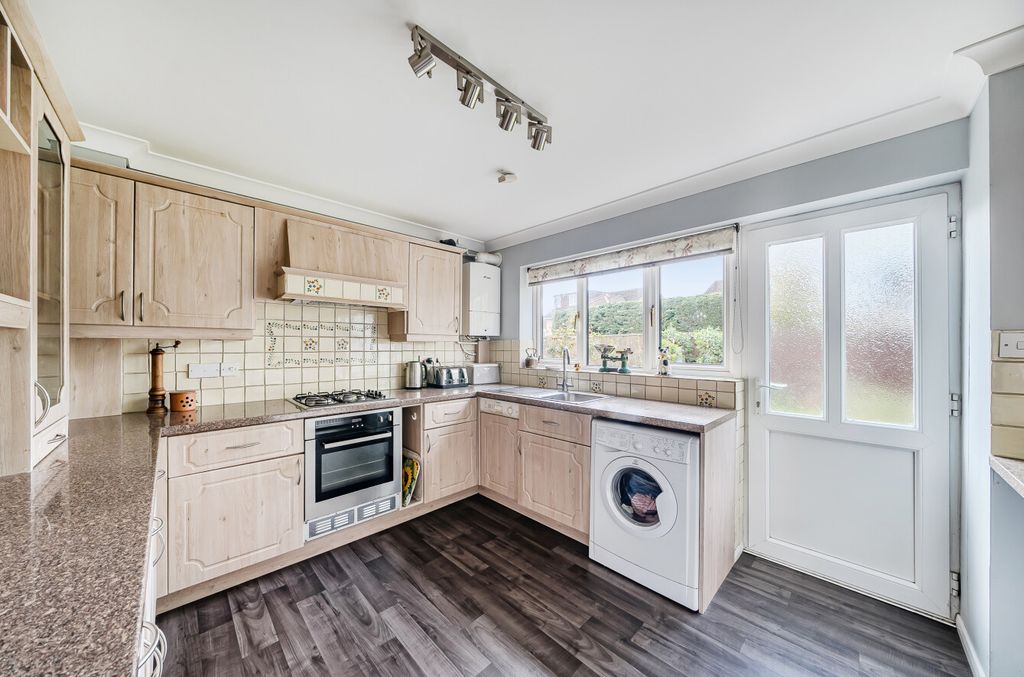 Property photo 2 of 15 1370769-5-68F75F9...