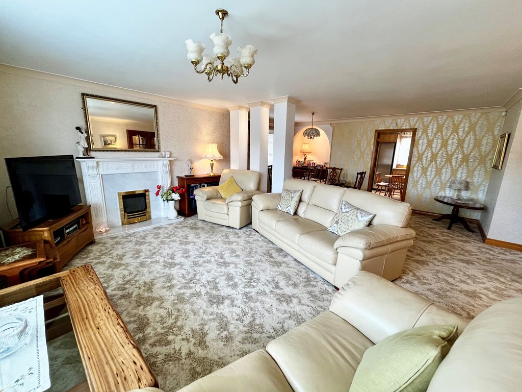 Property photo 2 of 38