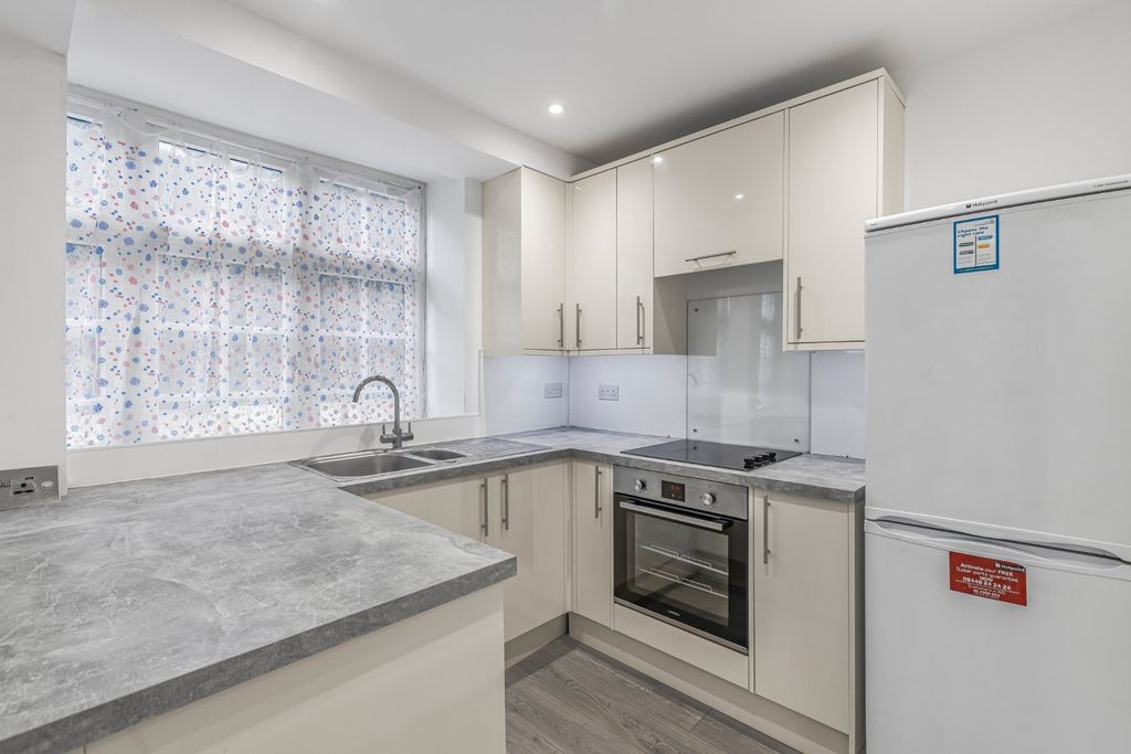 Property photo 3 of 16 Picture No. 20