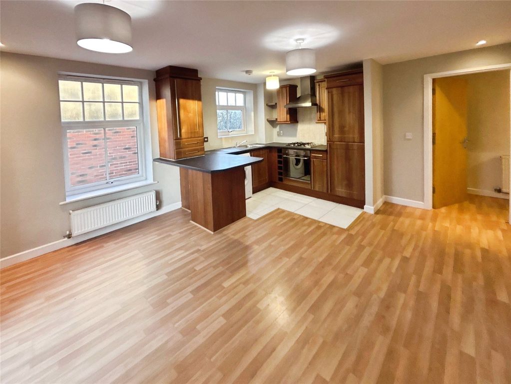 Property photo 3 of 12 Open Plan Area