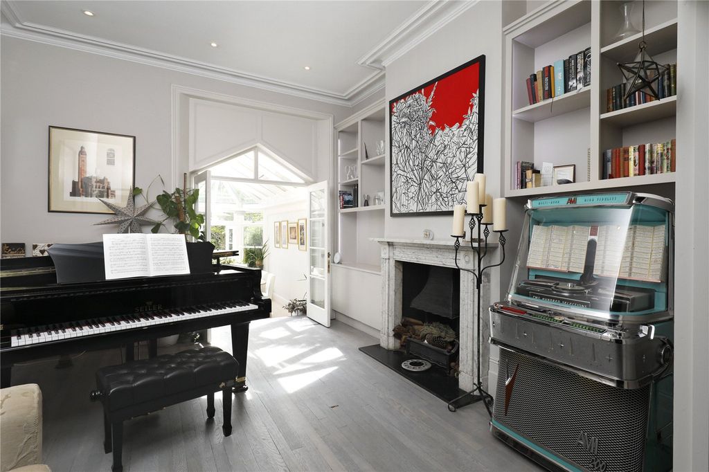 Property photo 1 of 21 Reception Room