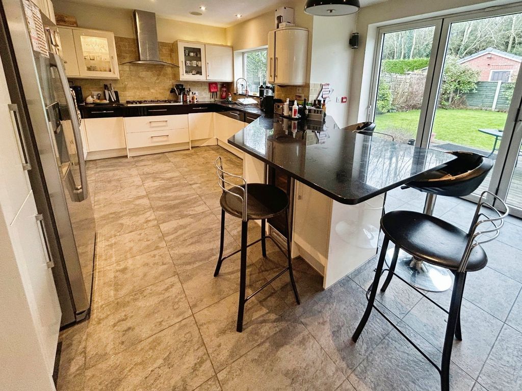 Property photo 2 of 18 Picture No. 36