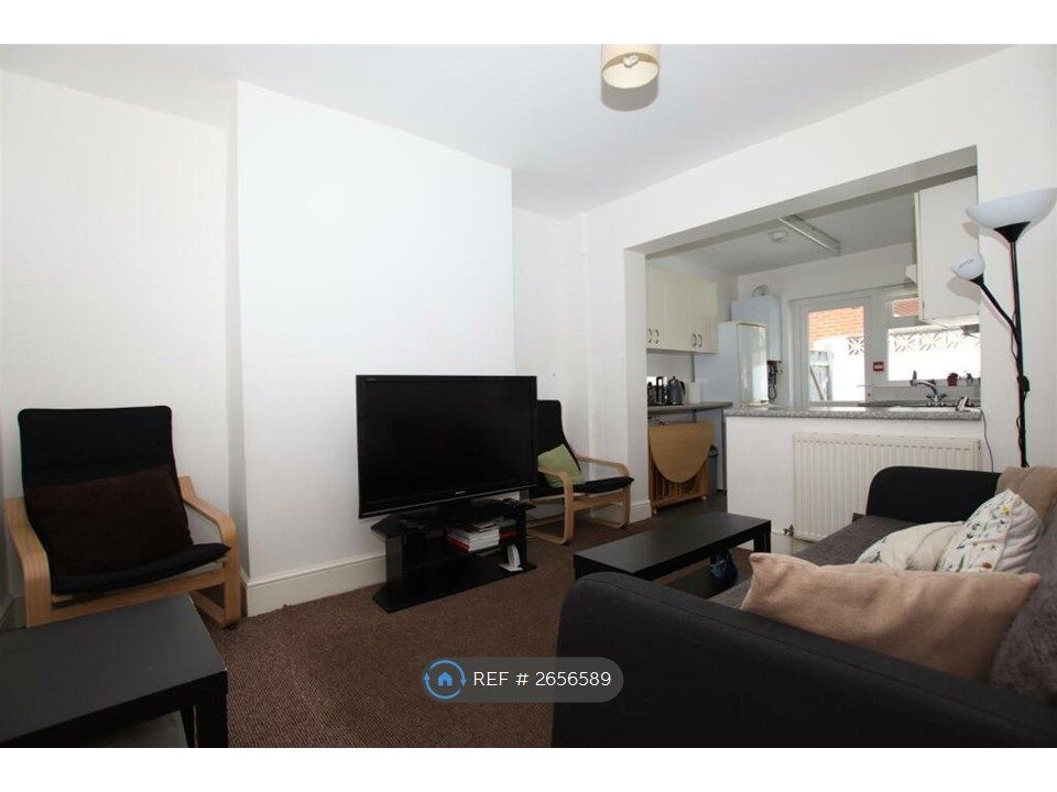 Property photo 3 of 14 Lounge