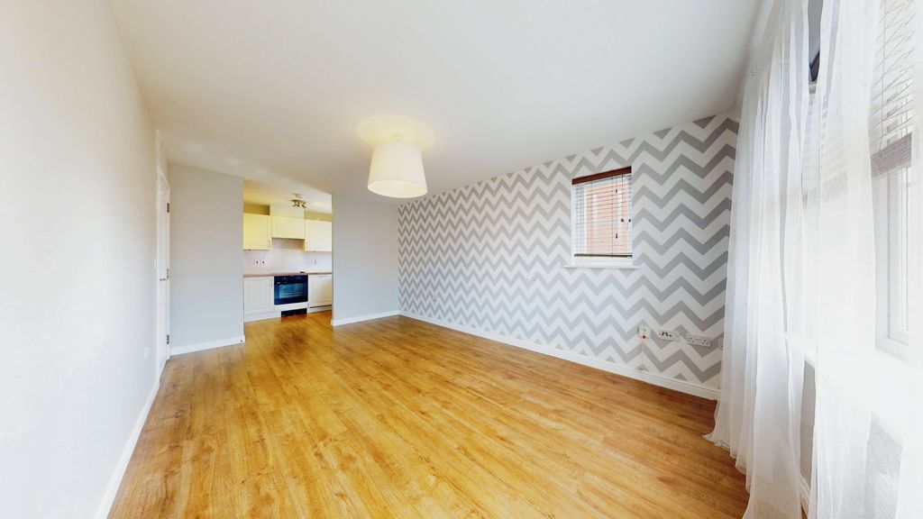 2 bed flat to rentKnights Walk, Caerphilly CF83 photo 5