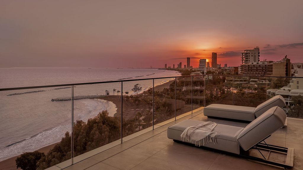 Property photo 1 of 37