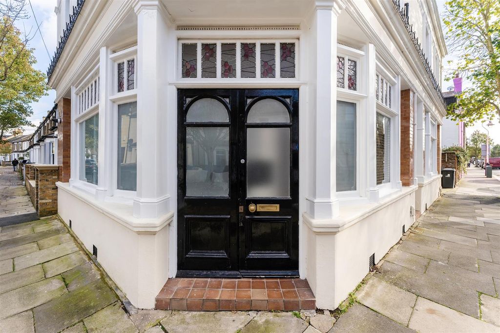 Property photo 2 of 13 Helliwell &amp; Co