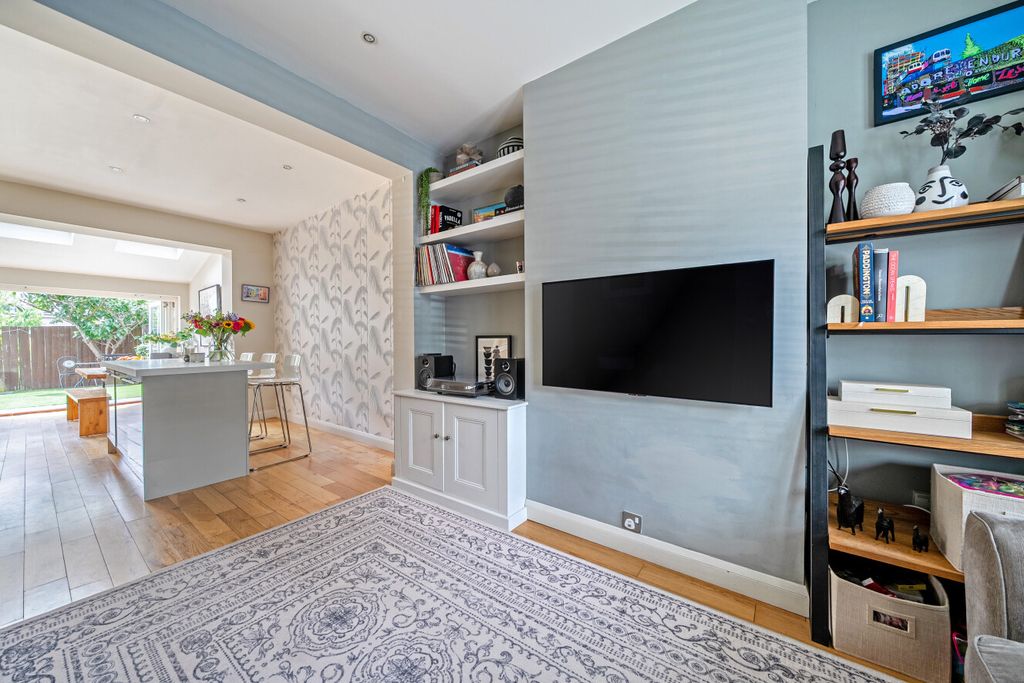 Property photo 3 of 11 1483301-8-6A42964...