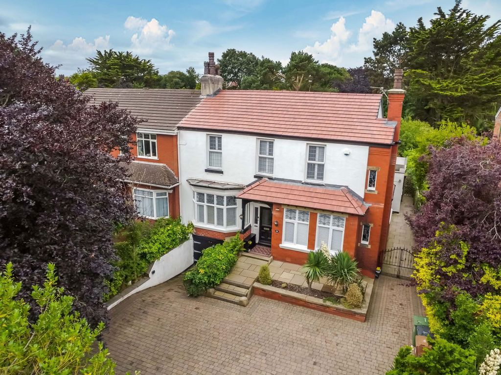 Property photo 1 of 43
