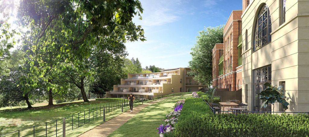 Property photo 2 of 18 Larch Court Rear