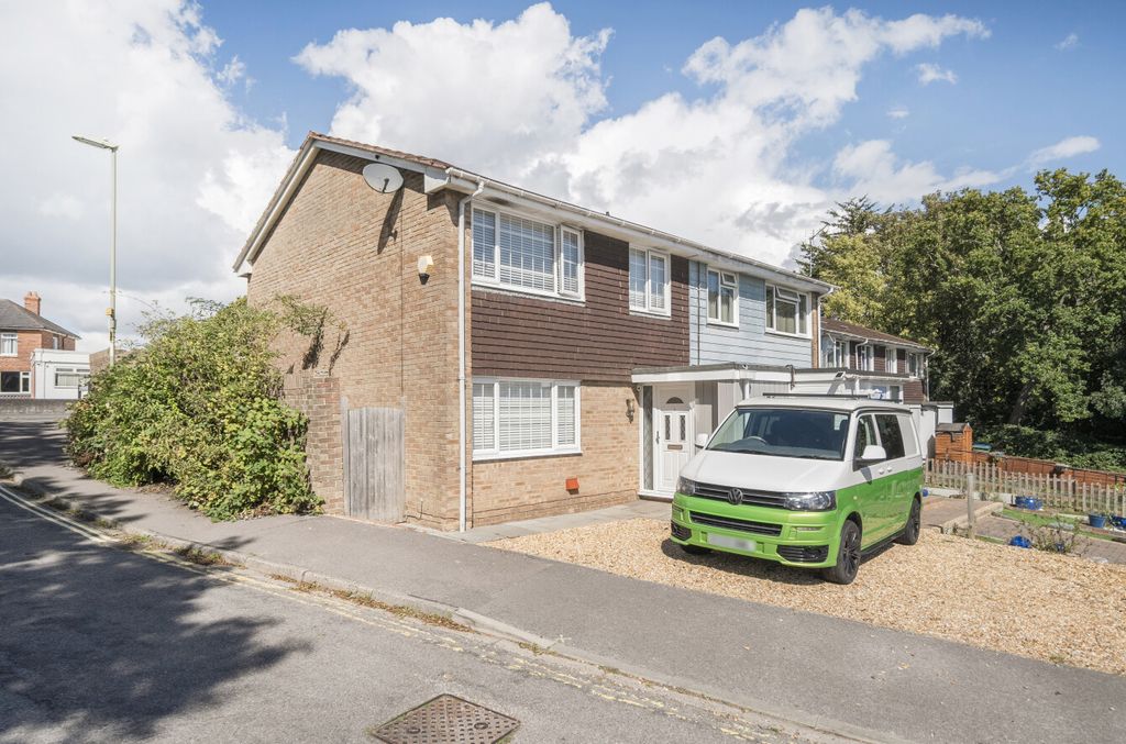 Property photo 1 of 13 1349726-23-68Bee1...