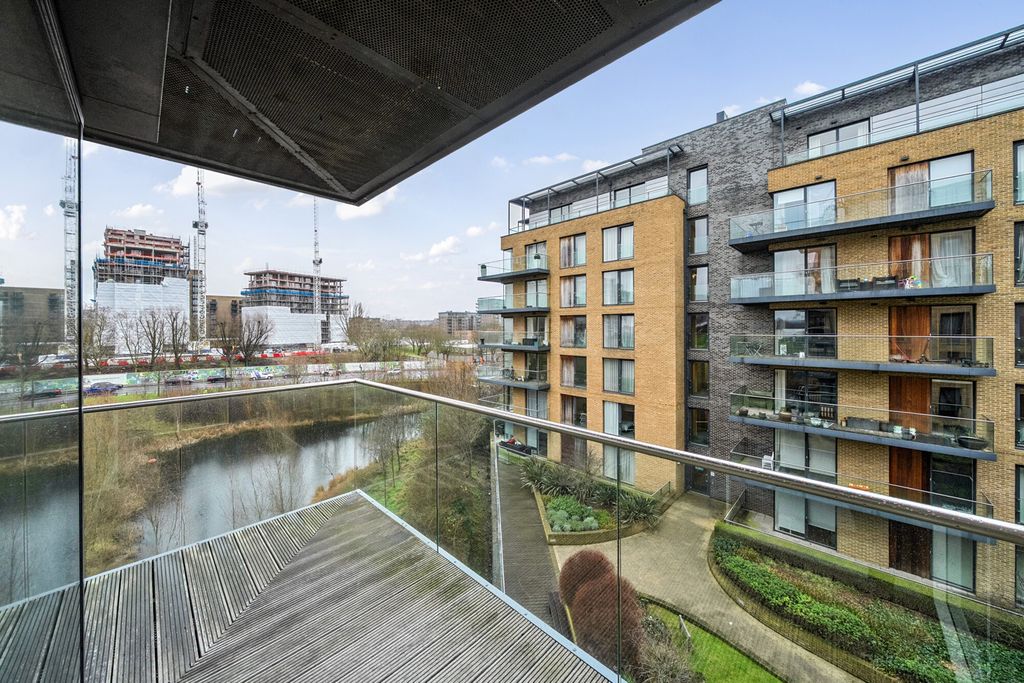 Property photo 3 of 19 Balcony