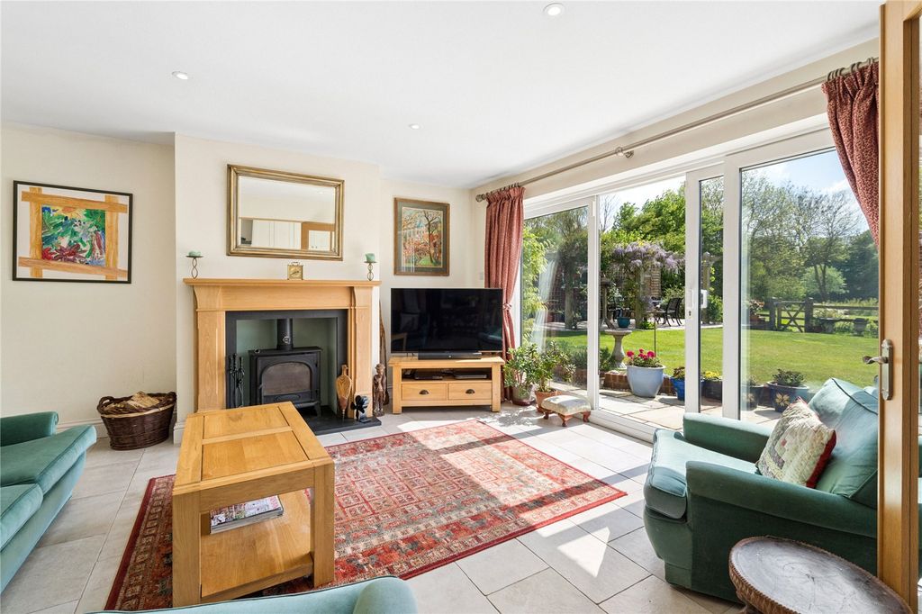 Property photo 3 of 29 Sitting Room