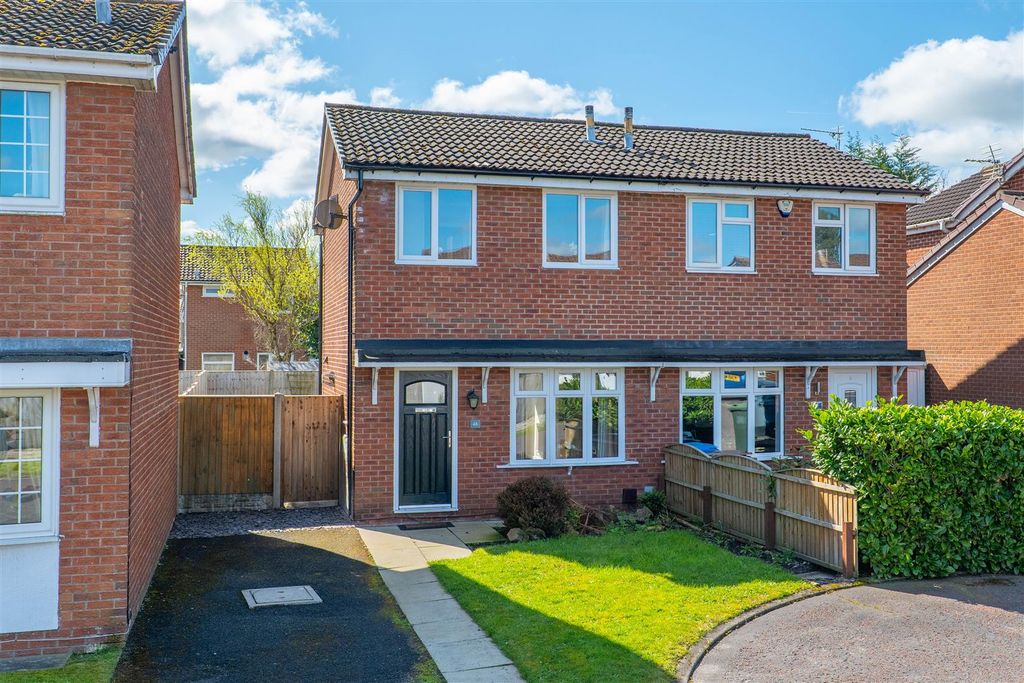 Property photo 1 of 20 Front External