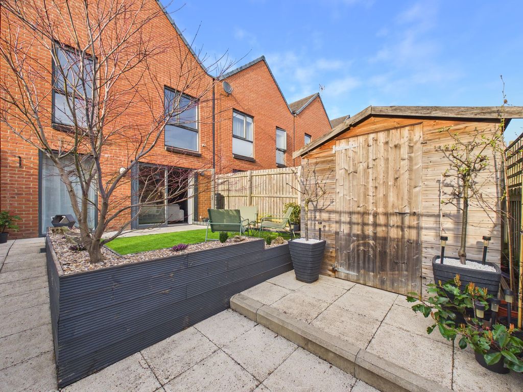 Property photo 3 of 15 External