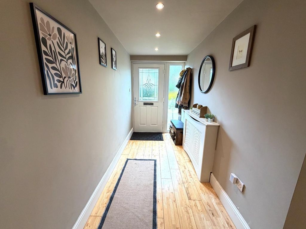 Property photo 2 of 29 Entrance Hall.Jpg