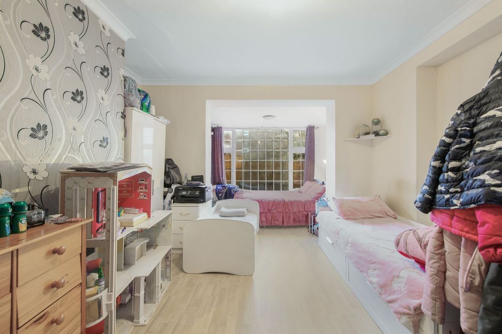 Property photo 2 of 8 1A, 2 Norbury Avenue - A98Wgwmahi9Tgnbqzwci