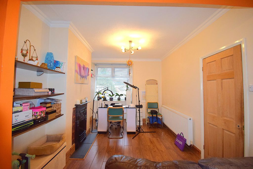 Property photo 3 of 18
