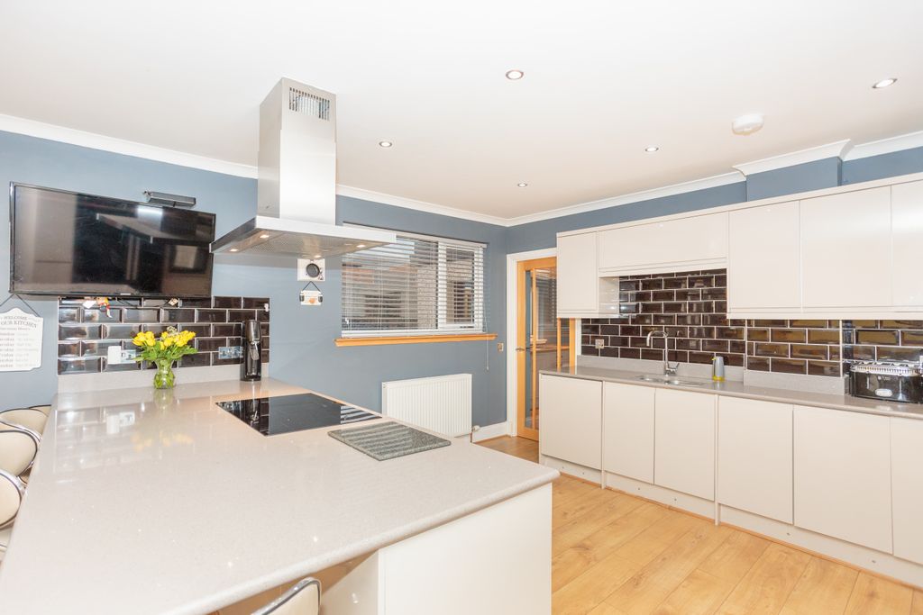 Property photo 2 of 45 Kitchen