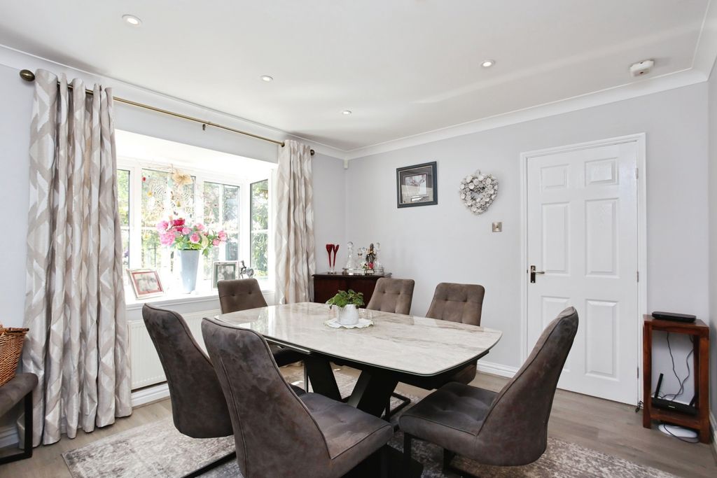 Property photo 3 of 17 Pbox-Img.Jpg