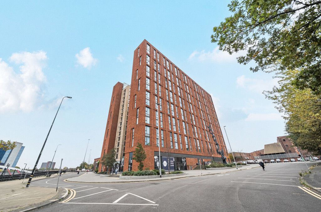 Property photo 1 of 9 1365712-9-68F255A...