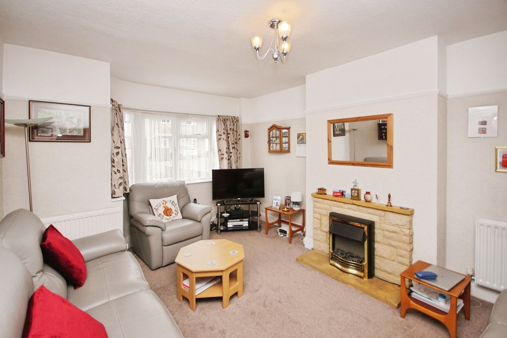 Property photo 2 of 17 Photo