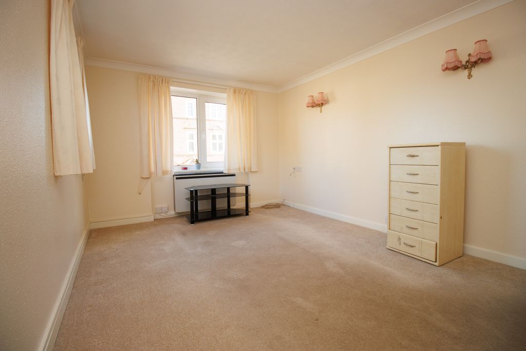 Property photo 2 of 8