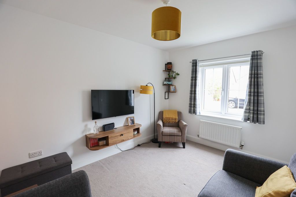 Property photo 3 of 16