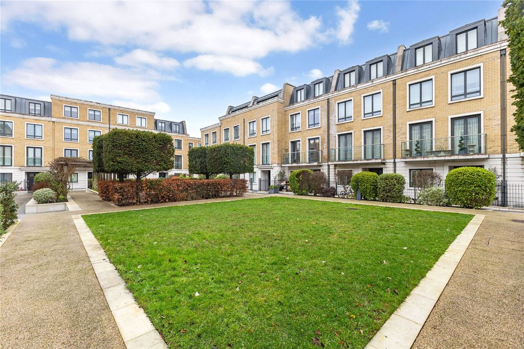 Property photo 2 of 21 Communal Gardens