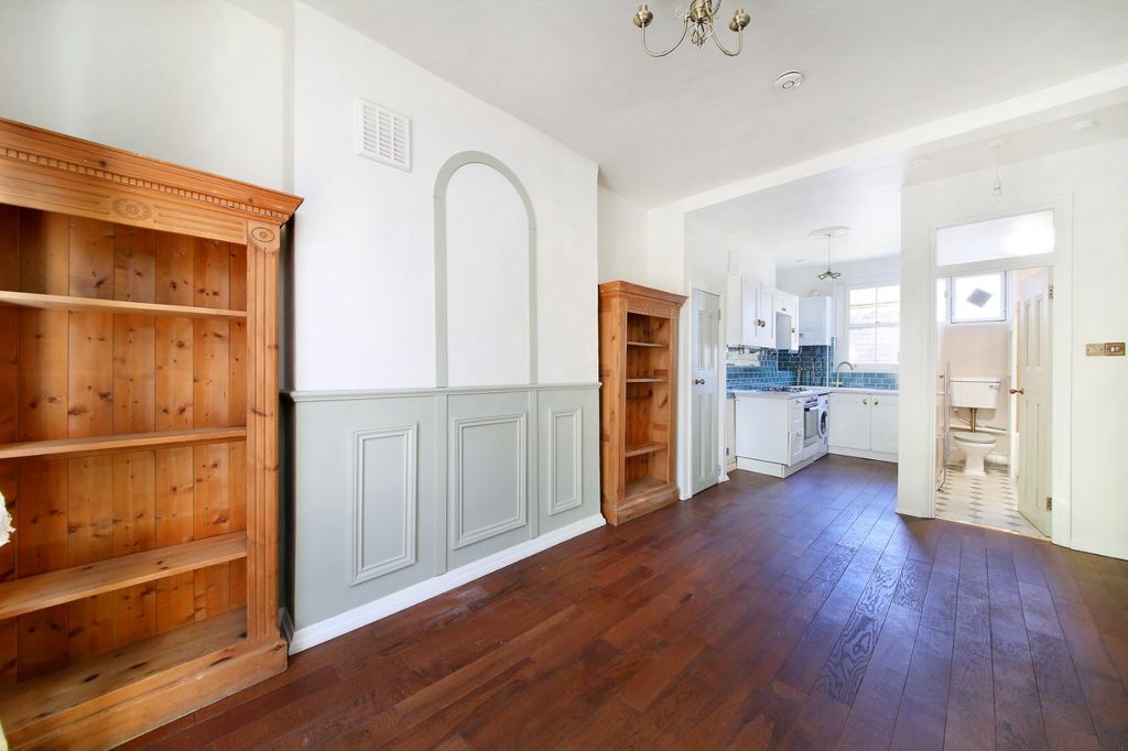 Property photo 2 of 9