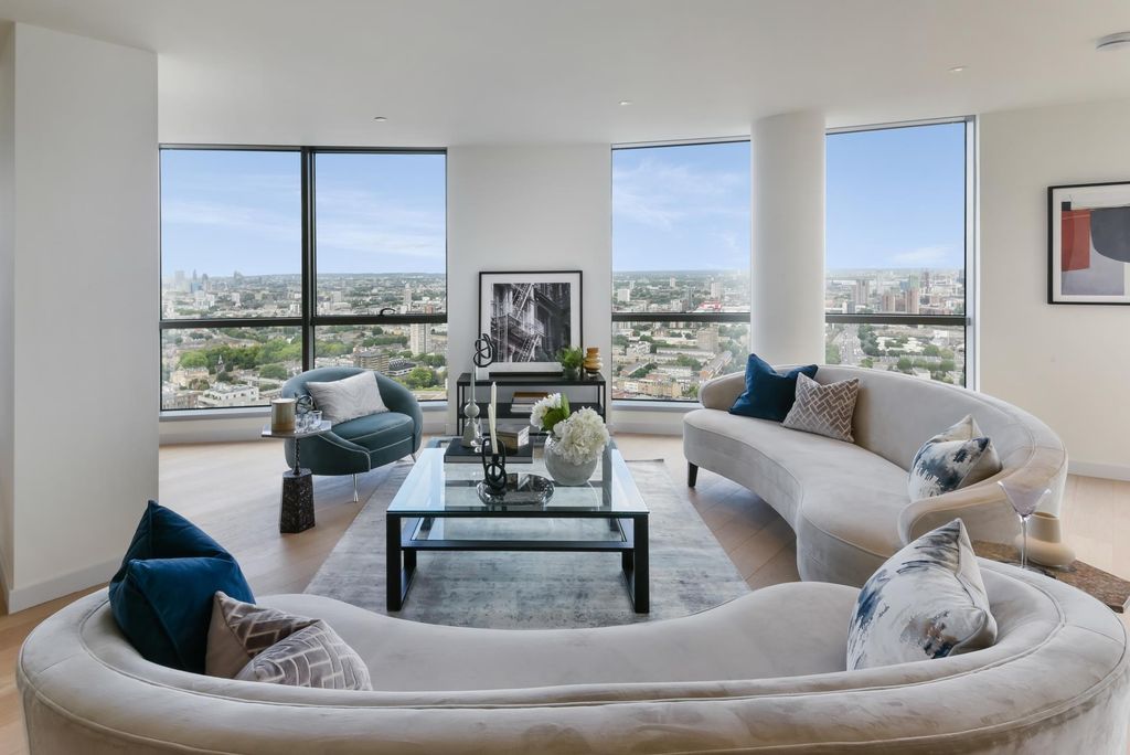 Property photo 3 of 18