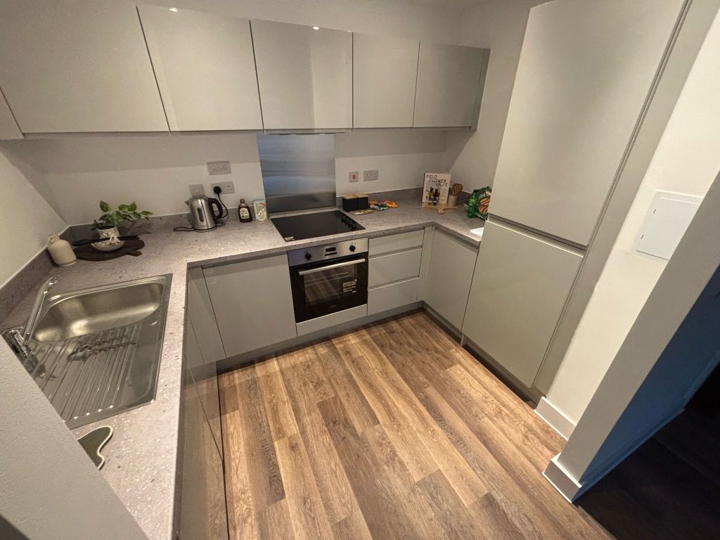 Property photo 2 of 7 Kitchen