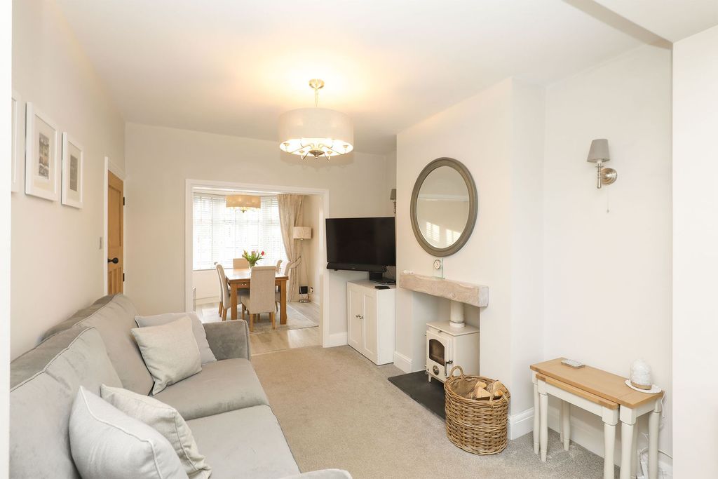 Property photo 1 of 25