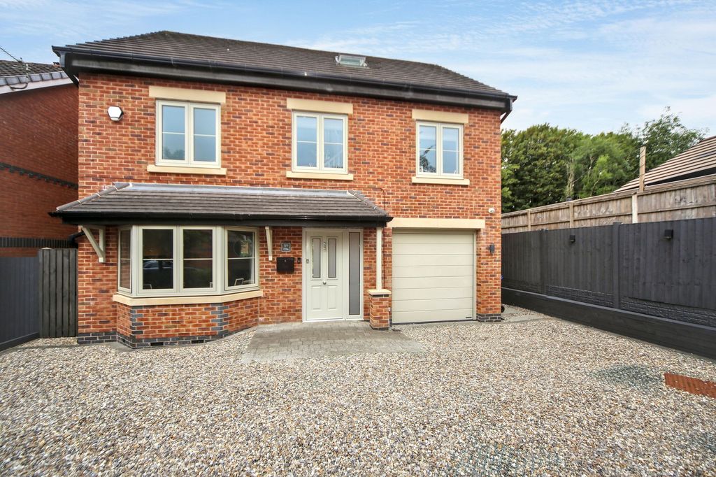 Property photo 1 of 33