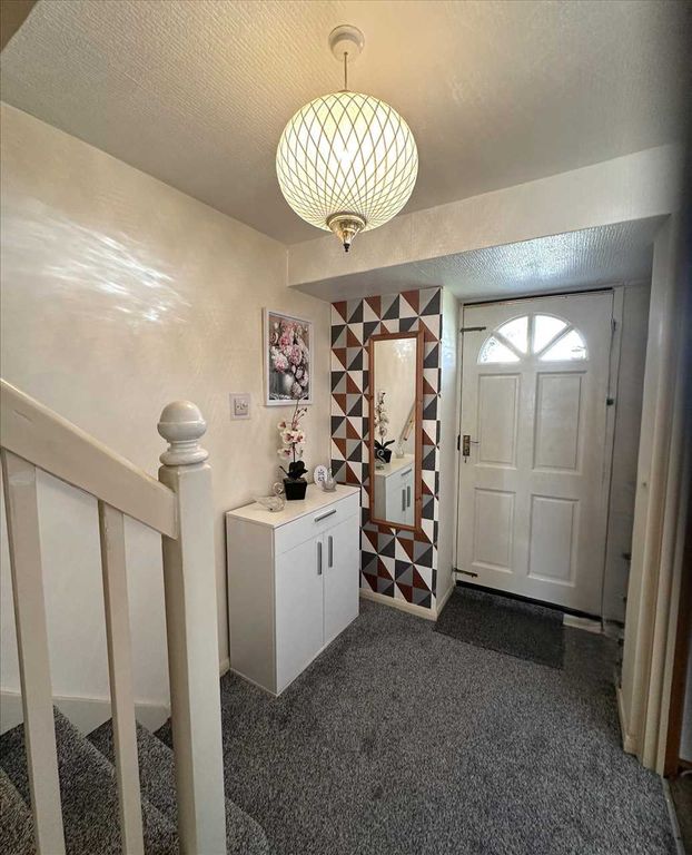 Property photo 2 of 14 Ground Floor
