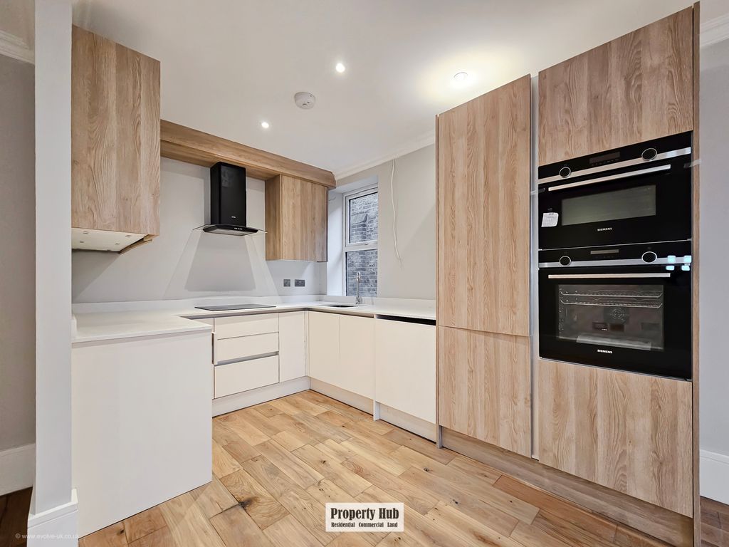 Property photo 3 of 5 Flat 5 (2)