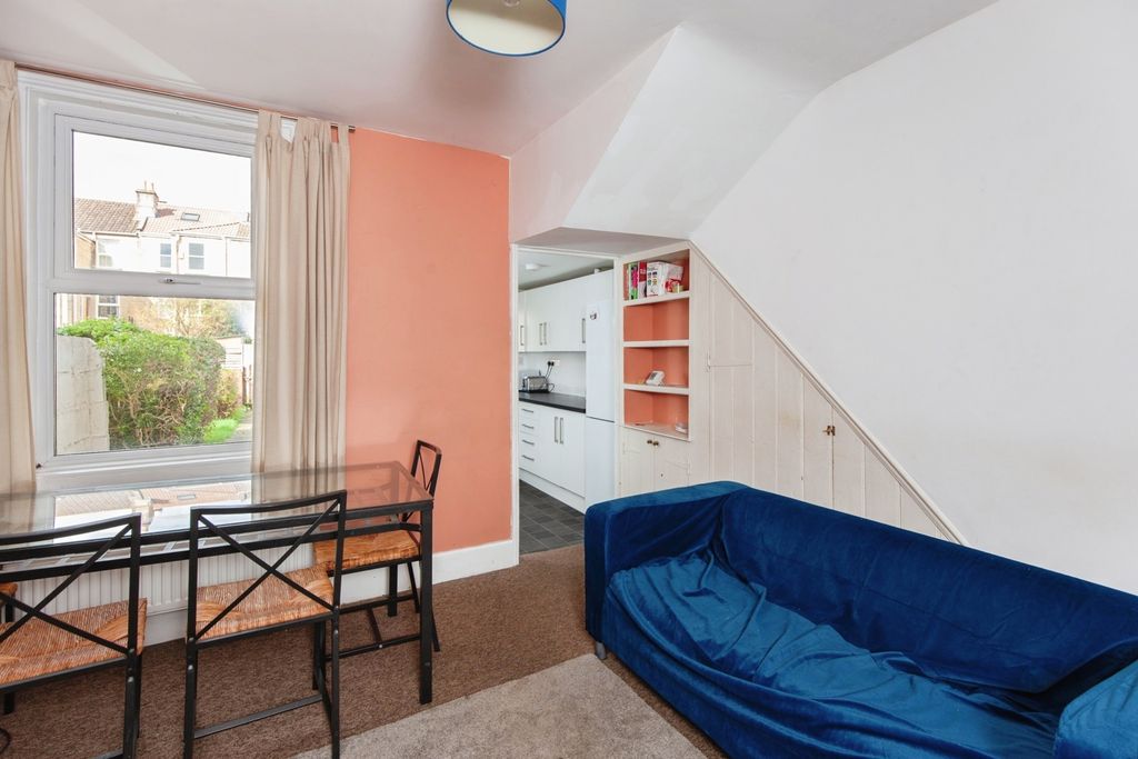 Property photo 3 of 15 Pbox-Img.Jpg