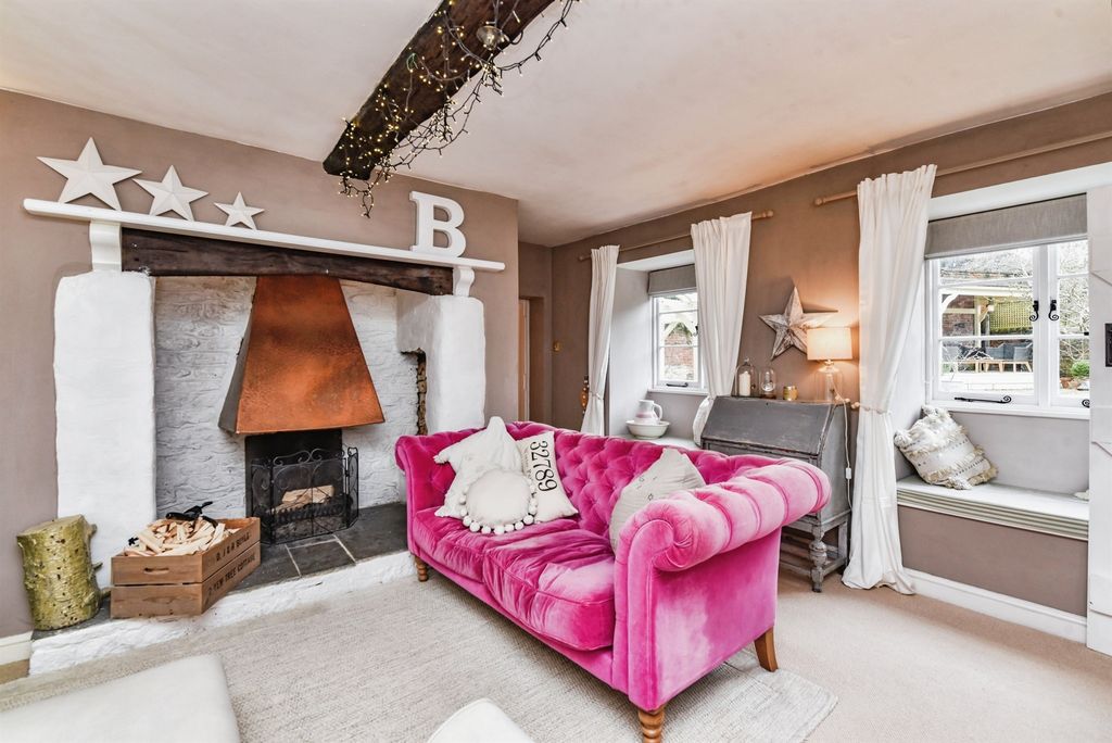 Property photo 2 of 17