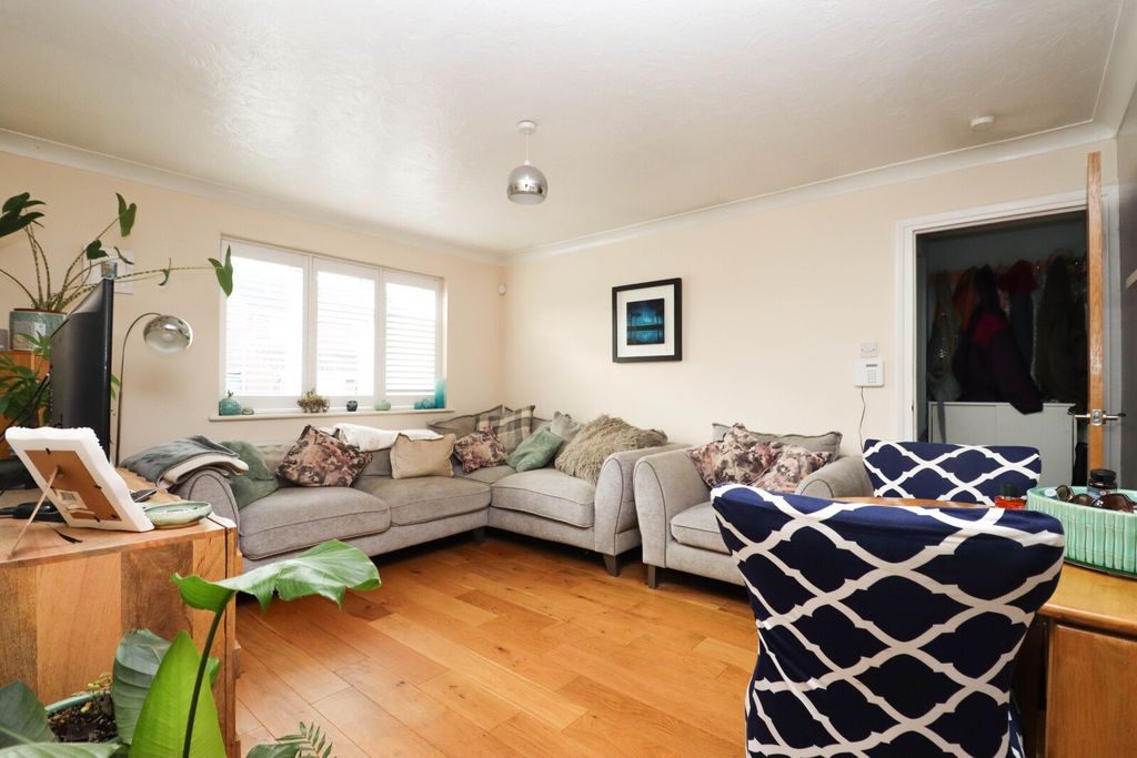 Property photo 2 of 17 Picture 2