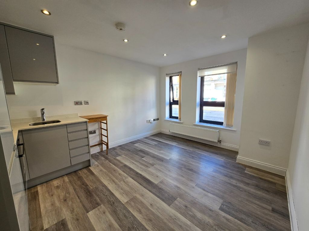 Property photo 2 of 8 3631233