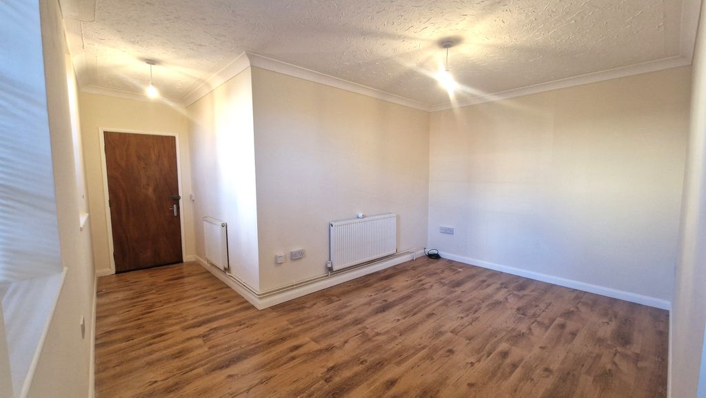 Property photo 1 of 5 Living Room