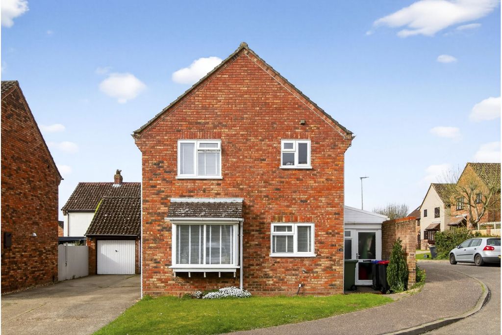 Property photo 2 of 28