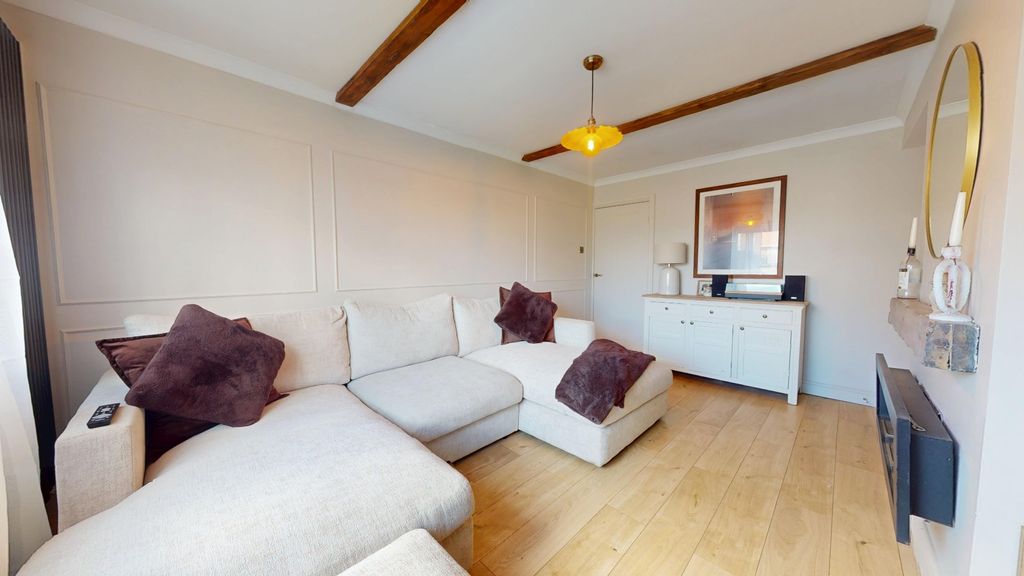 Property photo 3 of 26 5363085
