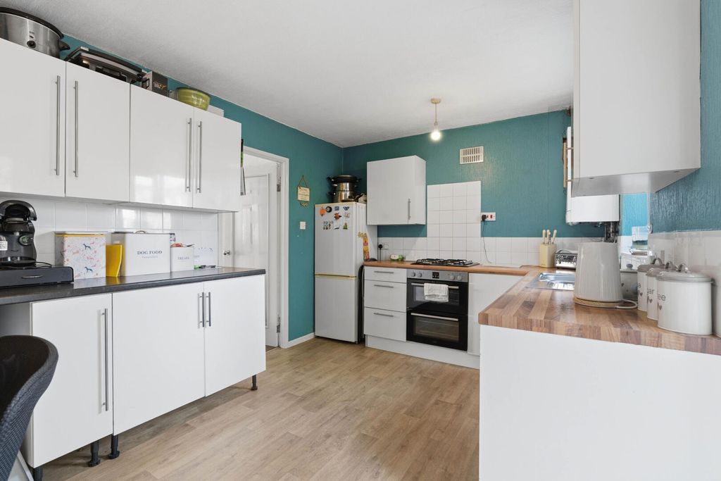 Property photo 2 of 16 Kitchen