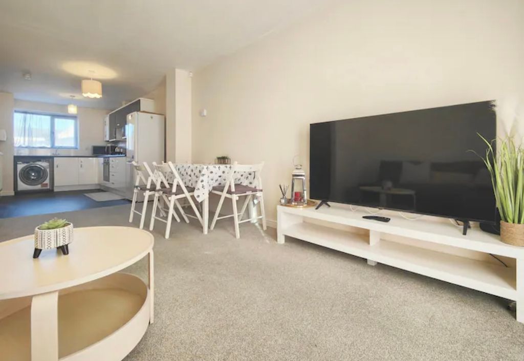 Property photo 3 of 13 0604_1