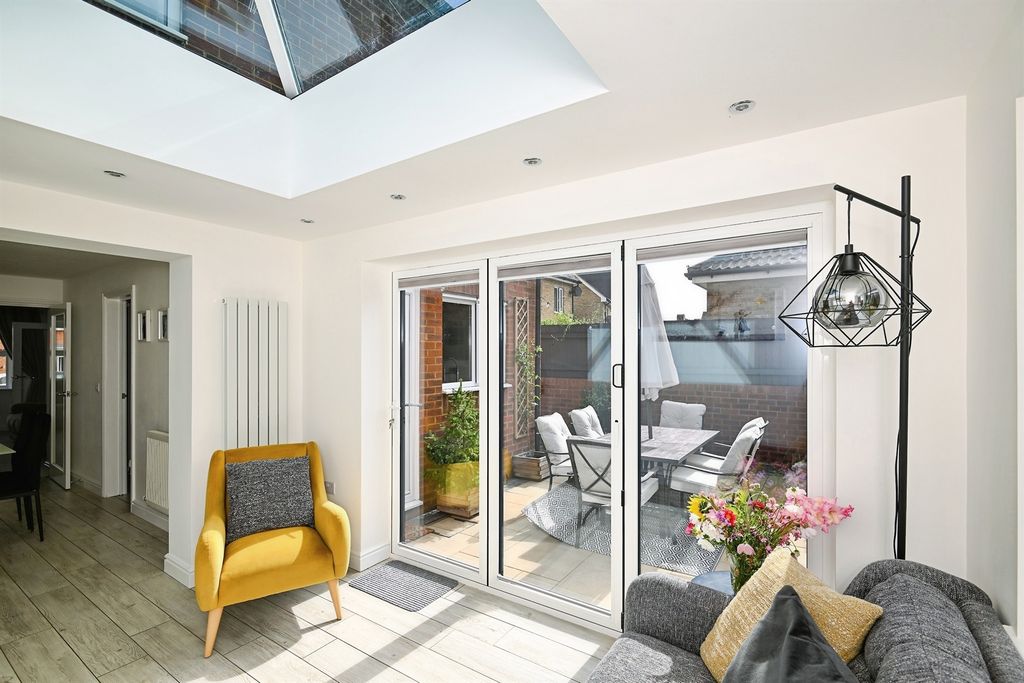 Property photo 2 of 19